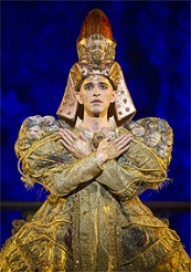 Anthony Roth Costanzo in the title role of Glass' Akhnaten / © Photo by Richard Hubert Smith, English National Opera