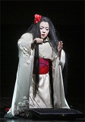 Hui He as Cio-Cio-San in Puccinis Madama Butterfly / © Photo by Ken Howard,  Met Opera