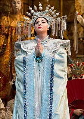 Christine Goerke in the title role of Puccinis Turandot / © Photo Marty Sohl, Metropolitan Opera